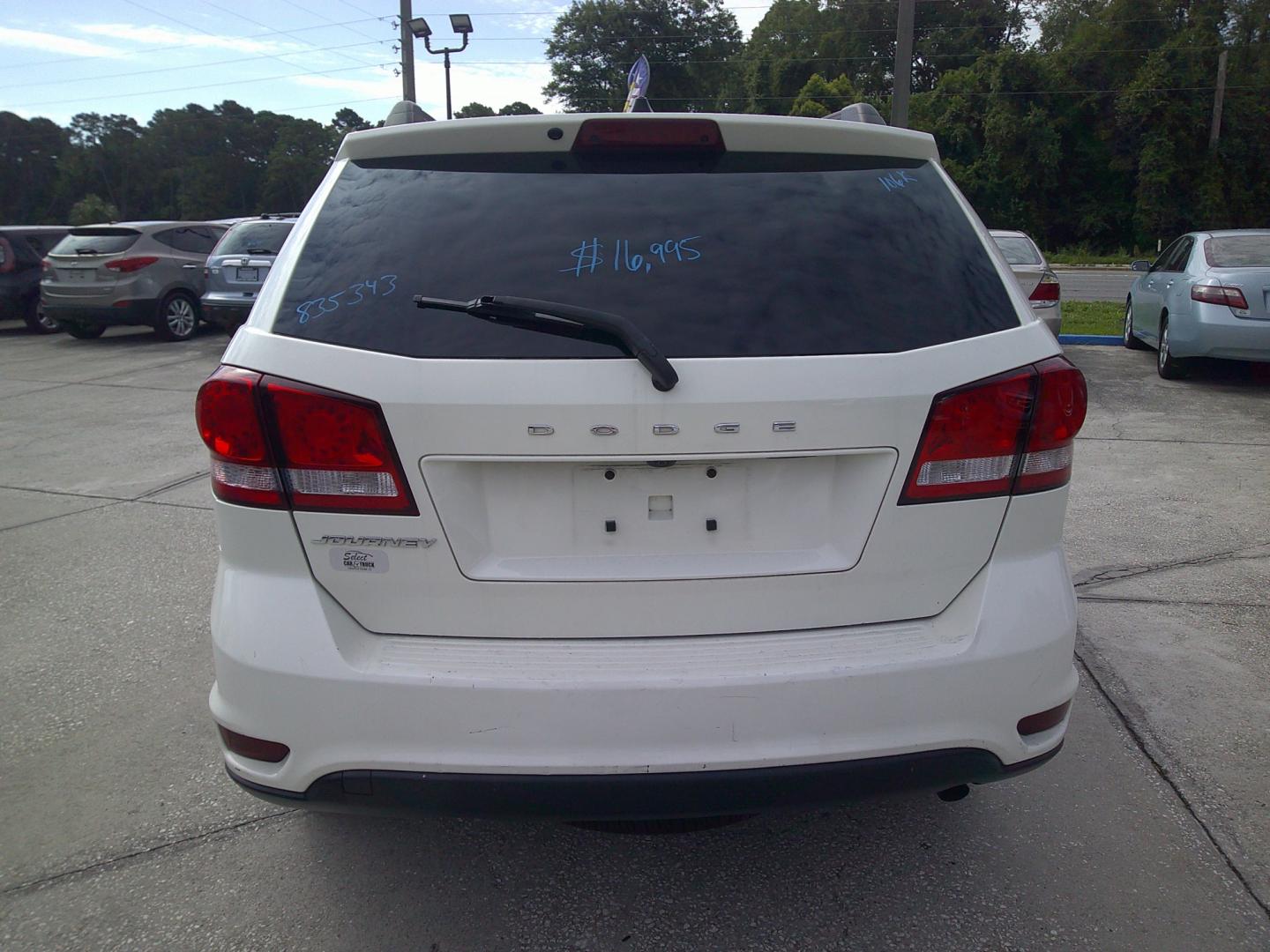 2019 WHITE DODGE JOURNEY SXT (3C4PDCBB5KT) , located at 1200 Cassat Avenue, Jacksonville, FL, 32205, (904) 695-1885, 30.302404, -81.731033 - Photo#3